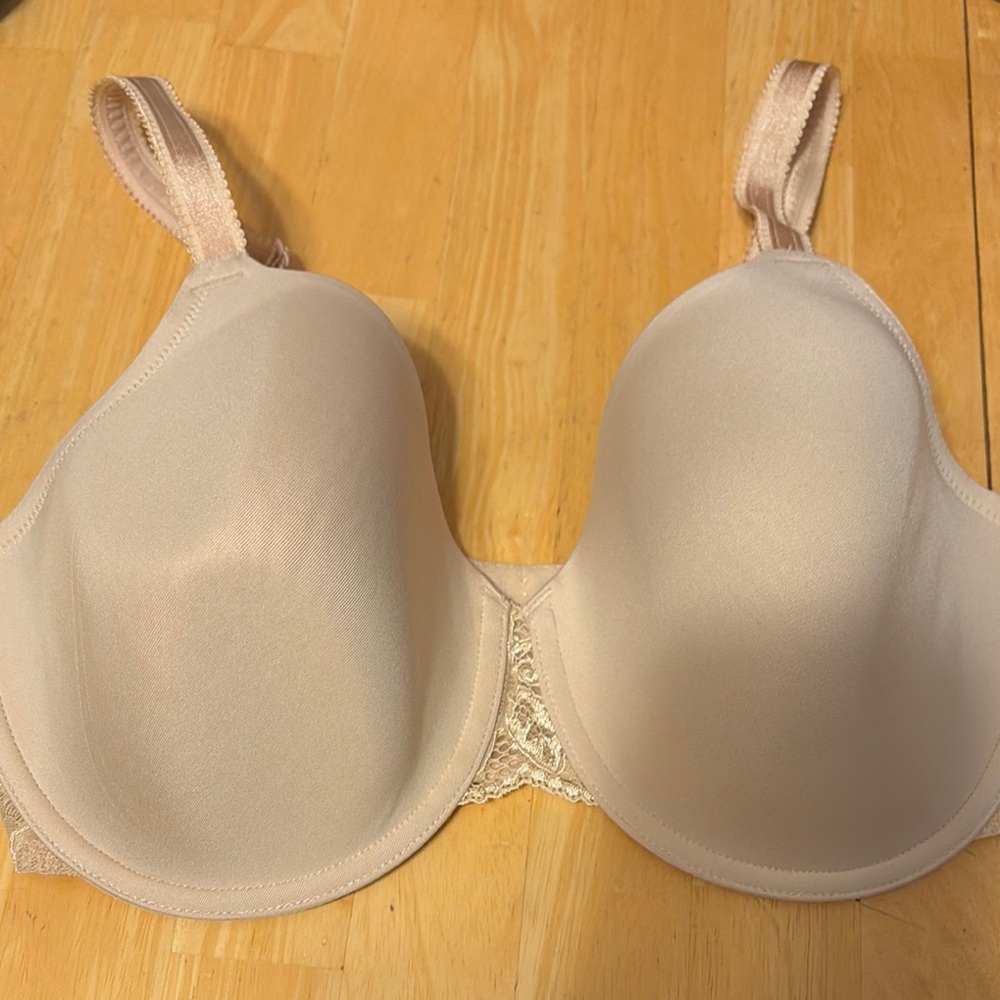 Wacoal Cream Full-Coverage Bra with Seamless Molded Cups